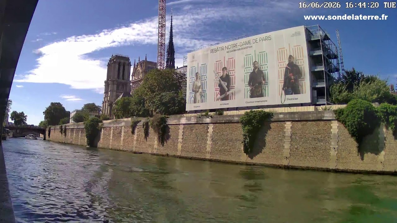 Live webcam view of Catedral de Notre-Dame sobre el Sena