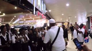 Download lagu Dave Koz and Javier Colon perform 'The Dance' for waitstaff at Diner in Tambo International Airport mp3 Download lagu Dave Koz and Javier Colon perform 'The Dance' for waitstaff at Diner in Tambo International Airport mp3