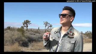 Regulo Caro - Todo Queda en la Oficina - 2016