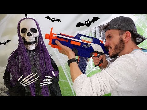 NERF VS CAVEIRA DE HALLOWEEN!! Quem Ganhou?