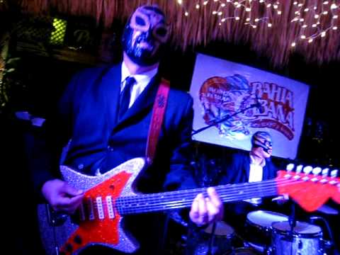 LOS STRAITJACKETS - 'PERFIDIA'