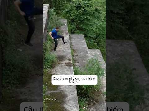 Cầu Thang Này Leo Có Nguy Hiểm Gì Không? #ksdshorts #khampha