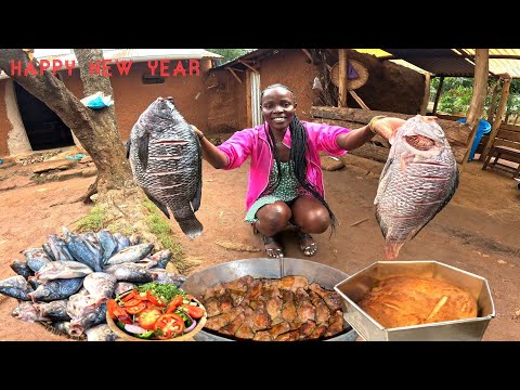African Village Simple New Years Dinner For Family & Neighbours|Roasted Chicken Fried Fish& Bread 