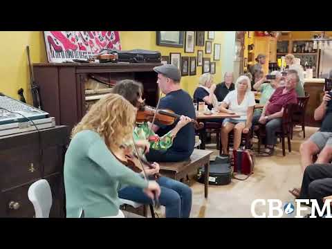 Red Shoe Pub | Natalie MacMaster, Mary Frances Leahy, and Troy MacGillivray
