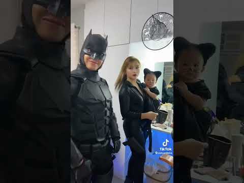 AS BATMAN BILLIONAIRE GANG HALLOWEEN PARTY