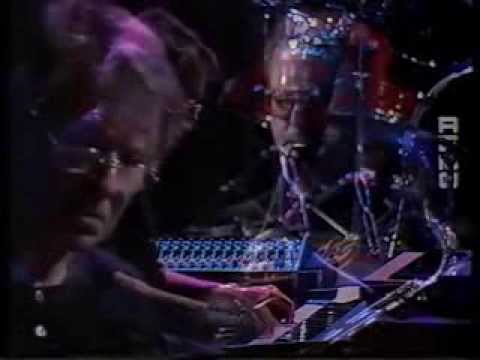 Dave Grusin and Lee Ritenour - Tootsie Theme Live from Bergen with Amazing piano solo