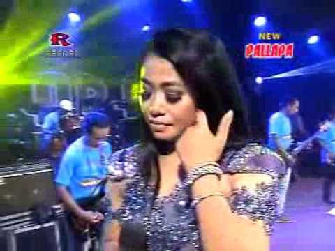 Mawar Ditangan Lilin Herlina New Pallapa Live Sawo Cangkring Wonoayu 2015