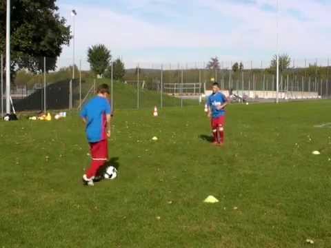 Fussballtraining: Richtungswechsel #4 - Ballkontrolle - Technik