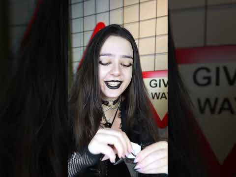 MINHA NAMORADA DA DARKWEB ESTRAGOU O MEU ÁLBUM DA COPA! #shorts