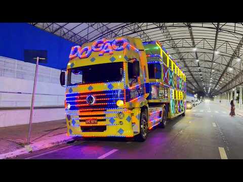 DOGÃO TRUCK THE JOY TRUCK HAVING A PARTY