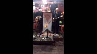 AÇ KAPIYI GİR İÇERİ