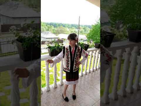 Mihai Elena Alexia Badea-i ciobănaș la munte