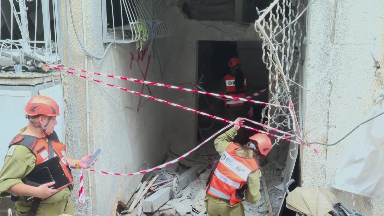 Video | Israeli first responders on site after fresh Iranian missile attack | AFP