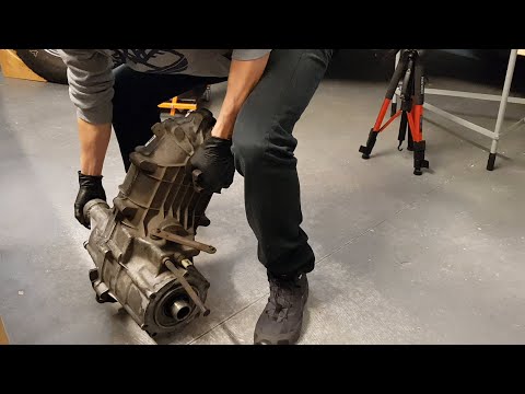 BorgWarner BW1356 Transfer Case rebuild Ep.1