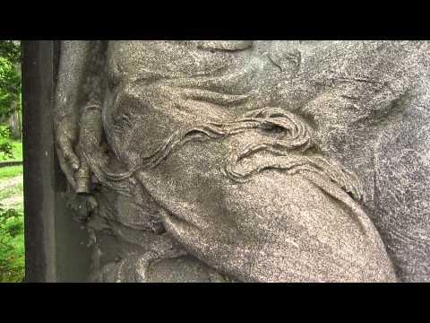 Howl in Lowell strolls through the Lowell Cemetery