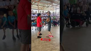 Visitó escuela de Desamparados para hacer mi show y esto sucede #costarica #storytime #futbol #ticos