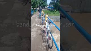 Download lagu sampe bendungan cibarusah #shorts  #fixedgear #sumbatfixie #fixiebike #longride mp3