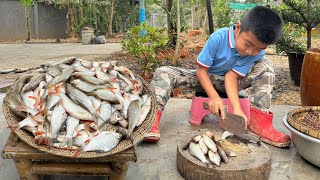 Yummy fresh river fish cooking with country style - Chef Seyhak