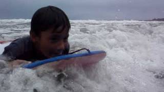 preview picture of video 'Boogie-Surfing Cahuita, Costa Rica'