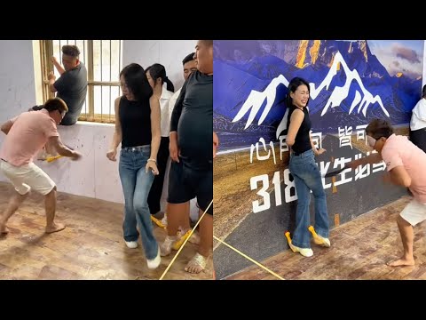 Screaming chicken blindfolded beating challenge Screaming chicken blindfolded beating challenge