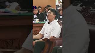 Download lagu Putri Candrawathi beri tanda kasih berupa dompet dan uang tunai ke adik Brigadir J #shorts mp3