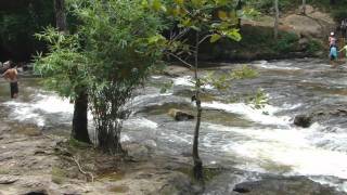 preview picture of video 'Than Thong Waterfall, Pha Tang Near Mekong River'