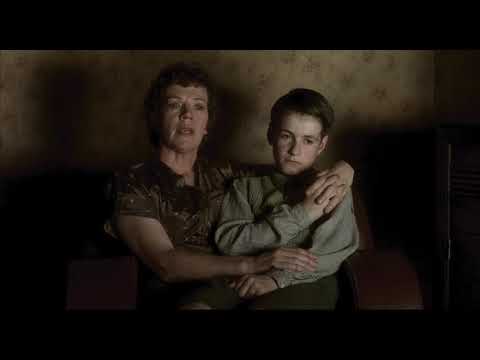 Thumbnail of the video: Dissolves and Memory in THE LONG DAY CLOSES