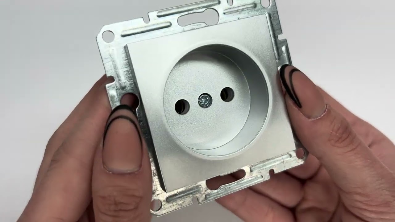 Розетка одинарная б/з SCHNEIDER Asfora алюминий EPH3000161