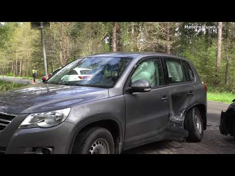 Auto botsen in Drentse Norg