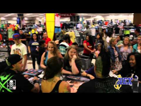 Roman Abrego, Sullen Angel Stevie and Rick Thorne signing at NEX