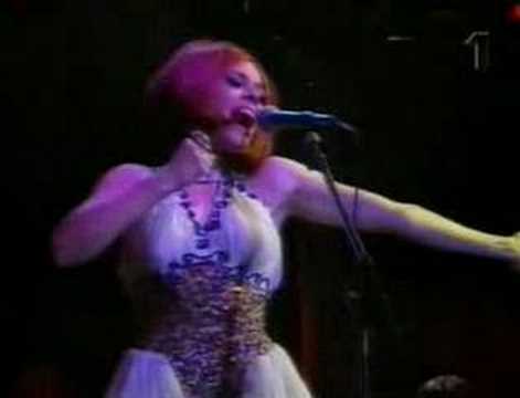 Deee-Lite - Groove is in the Heart (Live in Roskilde 1991)