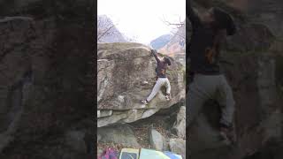 Video thumbnail de Number one, 6c+/7a. Chironico