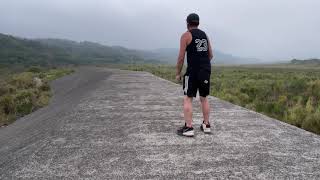 [問卦] 聽到哨音，黃狗衝出來的速度怎麼那麼快??