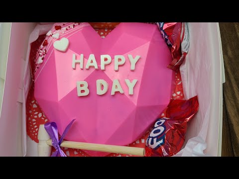 Smashable chocolate Heart | pinata Birthday Cake