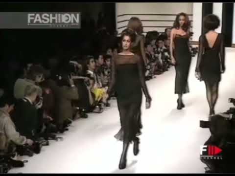 Tyra Banks On The Runway - Karl Lagerfeld 1992 Spring/Summer