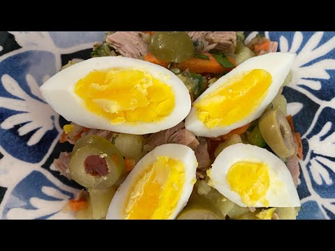 HOW TO MAKE TRADITIONAL TUNISIAN SALAD...MY FAVORITE POST WORKOUT SALAD