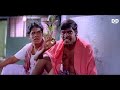 அடிக்குற அடில எப்படி தெறிக்குதுனு பா