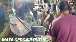 Download lagu DETIK DETIK GERGAJI SELENDANG PUTUS mp3