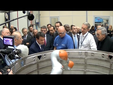 Corbeil-Essonnes - Le Premier ministre chez Safran, ex-Snecma - 101116