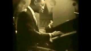 Nat King Cole Polka Dots and Moonbeams at the Piano 002