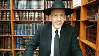 Une famille autour d un sefer Torah Dedie pour la reussite de Valerie Koste