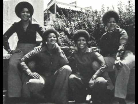 Mahotella Queens - Uyavutha Umlilo (1971)
