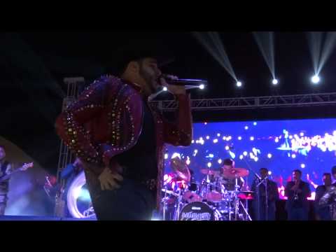 Gerardo Ortiz en Ventura Fairgrounds (Mujer De Piedra)