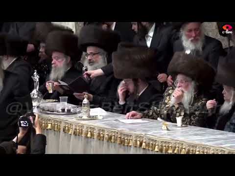 Viznitz Beit Shemesh Rebbe Recites Bracha Avharita At The Nadvorna Wedding - Menachem Av 5783
