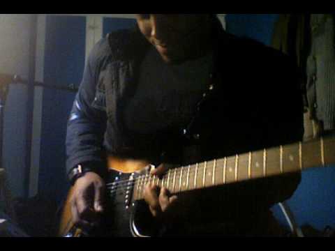 Blues jammin in G Stevie Ray Vaughan style (at least i tried XD) using the Boss Js10 eBand