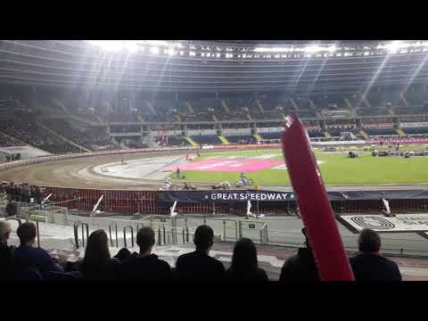 Stadion Śląski.  Upadek na zawodach żużlowych