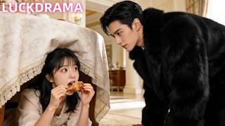 CEO ongeïnteresseerd in vrouwen valt voor meisje in hoek met kip, trouwt en verwent haar!