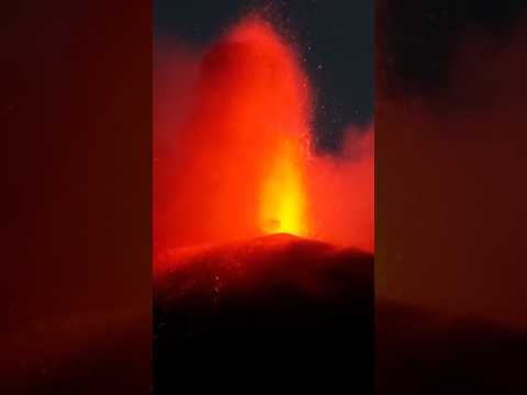 Mount Etna eruption disrupts travel in Sicily