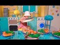 Stacy caminha em Peppa Pig Park door Lik Stacy caminha em Peppa Pig Park door Lik