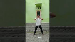 Download lagu Pukulan Tenaga Dalam Memecahkan Batu Tanpa Menyentuh #shorts #tenagadalam mp3 Download lagu Pukulan Tenaga Dalam Memecahkan Batu Tanpa Menyentuh #shorts #tenagadalam mp3